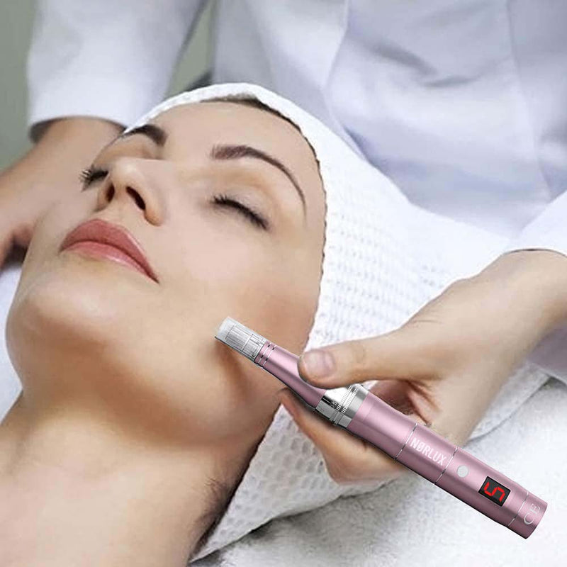 Microneedling behandling der reducerer rynker og fine linjer